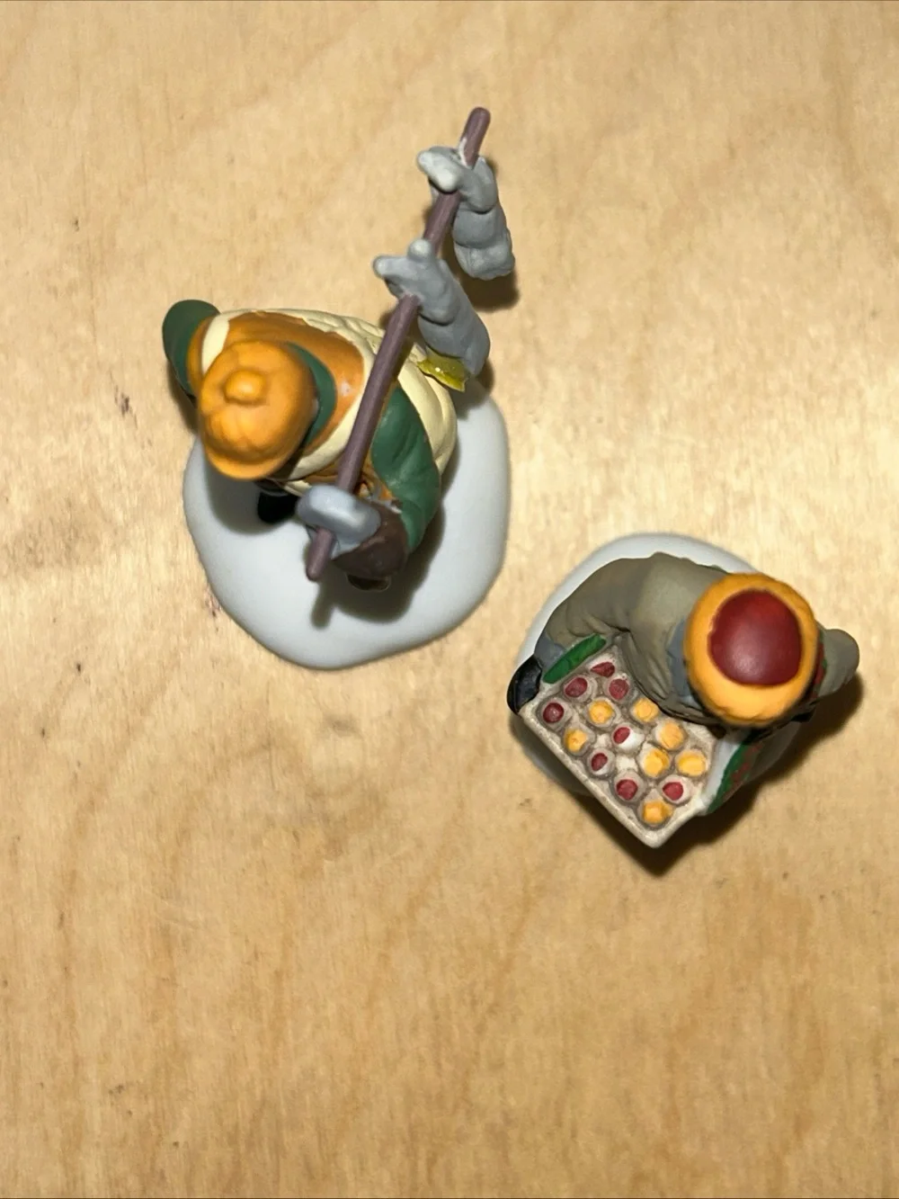 Dept 56 Dickens Village Village Street Peddlers Set of 2 #58041